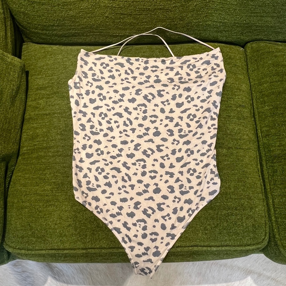 Abercrombie & Fitch Leopard Print Bodysuit Sz Med